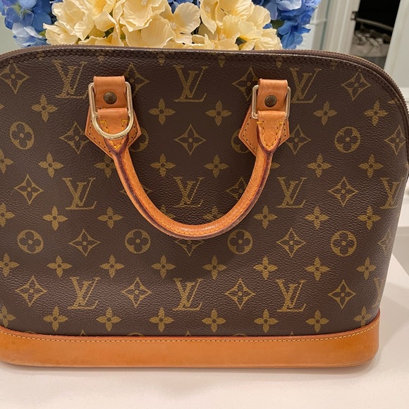 SOLD - Louis Vuitton Alma Bb Authentic - Picture 3 of 15